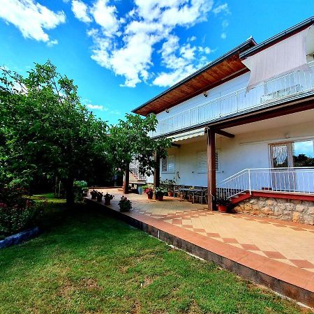 Apartamani Katarina Vl.Ilija Jusup Apartment Стариград-Пакленица Екстериор снимка