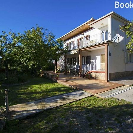 Apartamani Katarina Vl.Ilija Jusup Apartment Стариград-Пакленица Екстериор снимка