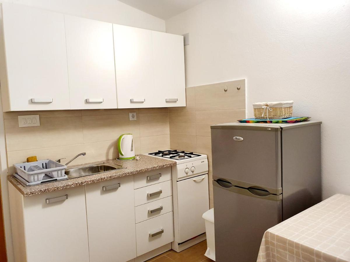 Apartamani Katarina Vl.Ilija Jusup Apartment Стариград-Пакленица Екстериор снимка