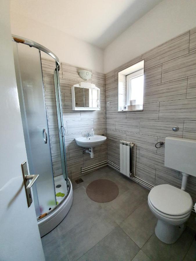 Apartamani Katarina Vl.Ilija Jusup Apartment Стариград-Пакленица Екстериор снимка