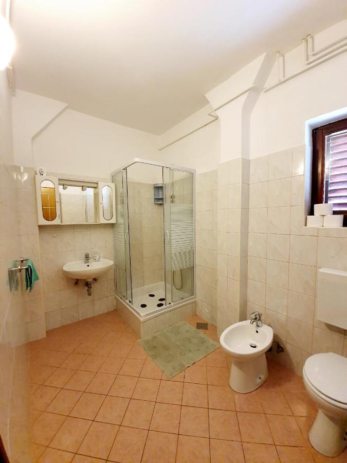 Apartamani Katarina Vl.Ilija Jusup Apartment Стариград-Пакленица Екстериор снимка