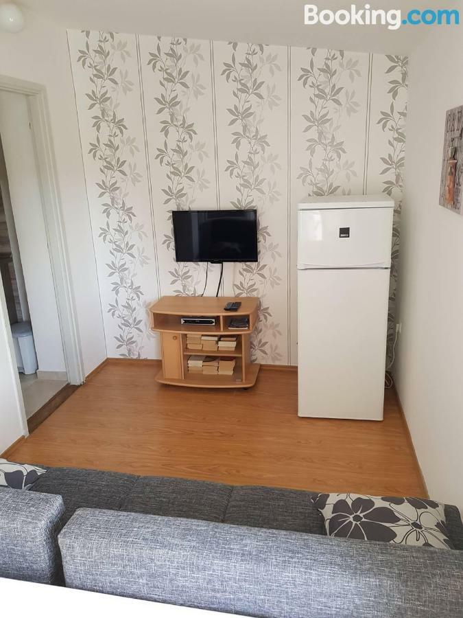Apartamani Katarina Vl.Ilija Jusup Apartment Стариград-Пакленица Екстериор снимка