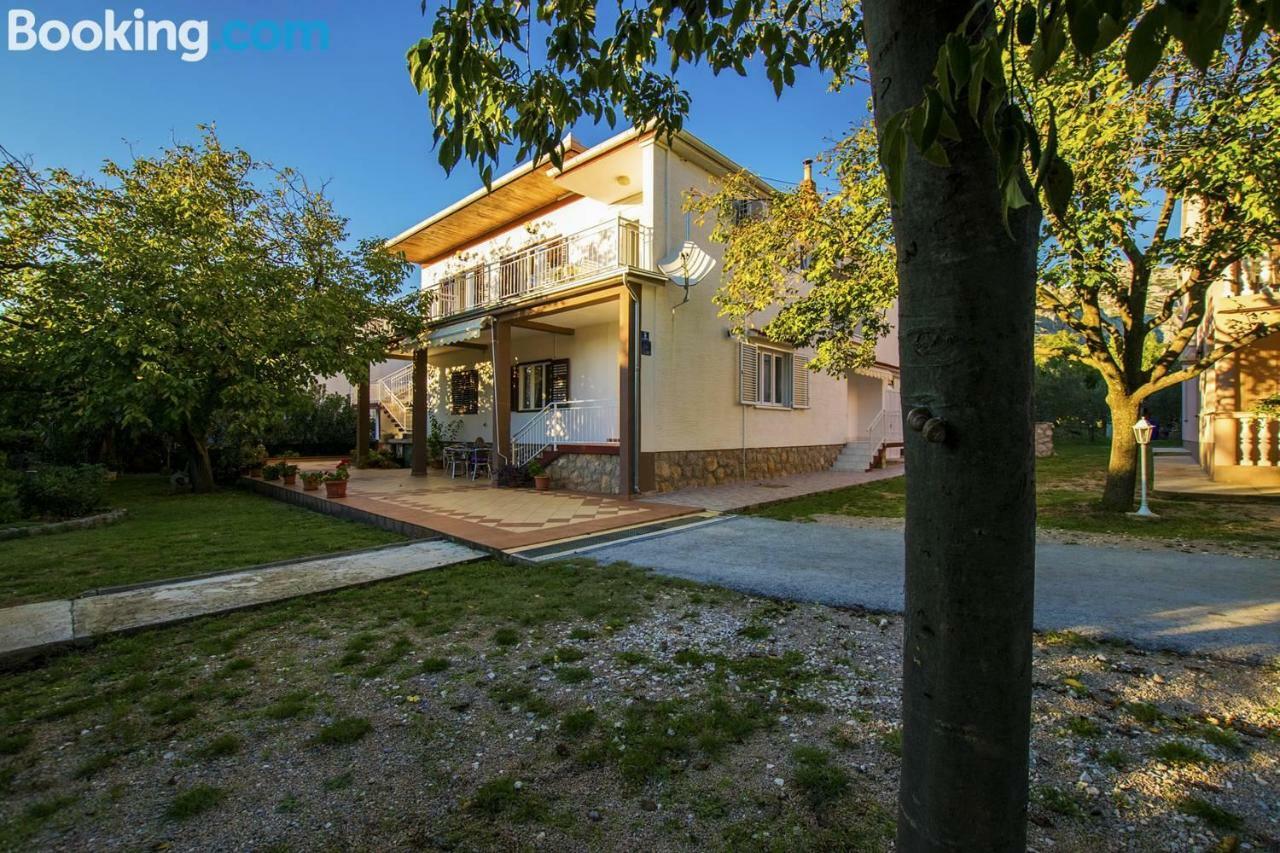 Apartamani Katarina Vl.Ilija Jusup Apartment Стариград-Пакленица Екстериор снимка