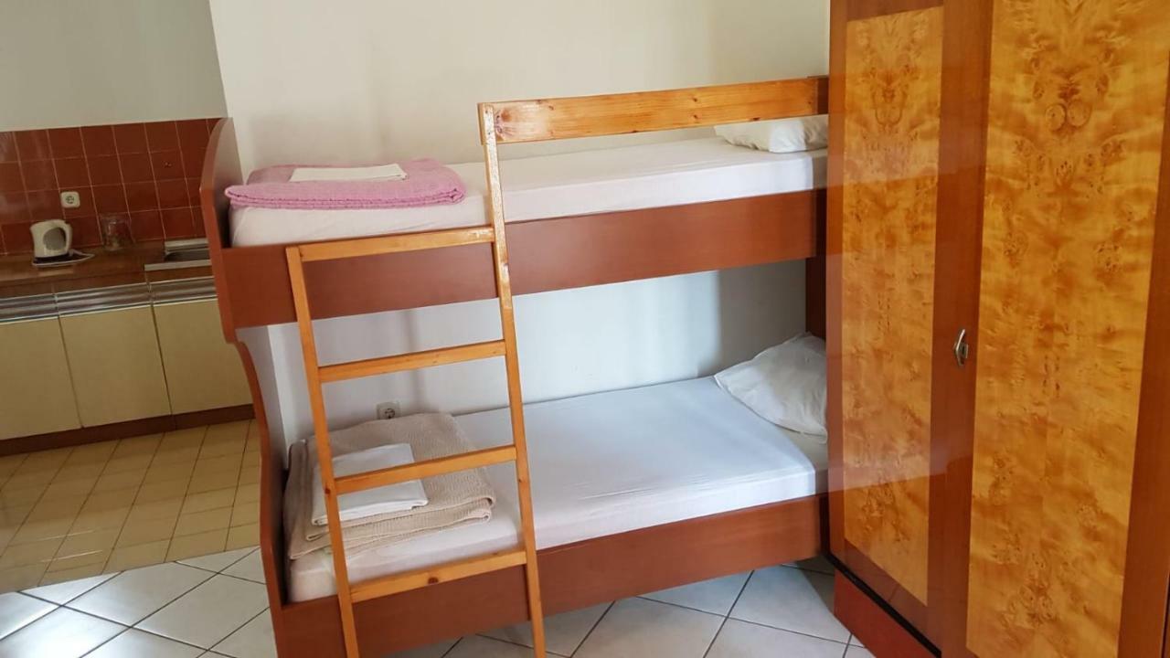 Apartamani Katarina Vl.Ilija Jusup Apartment Стариград-Пакленица Екстериор снимка